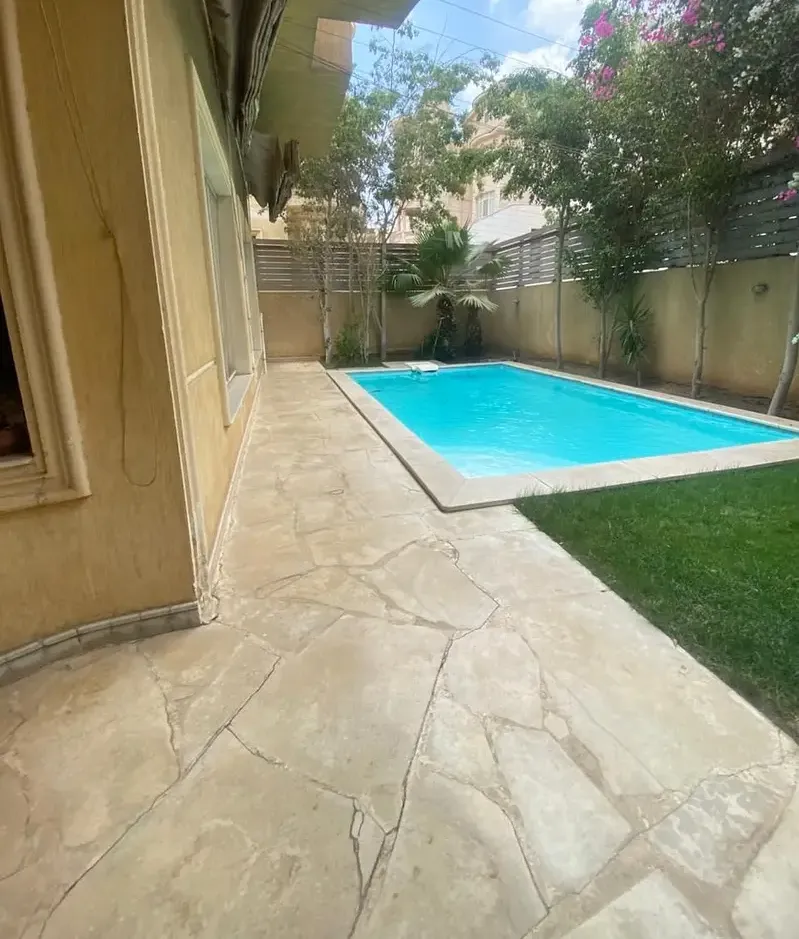 Luxurious fully furnished villa for rent in West Golf