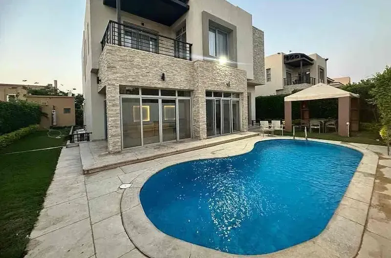 Furnished villa for daily rent in Sheikh Zayed, prime location