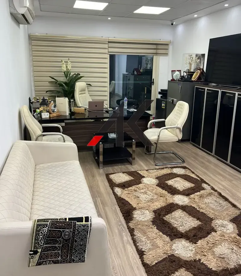 مقر إداري مفروش للإيجار بالقاهرة الجديدة شارع التسعين