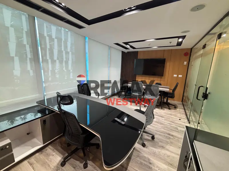 Office for rent, 4 rooms, finished with ACs, on the axis, Park Street Mall