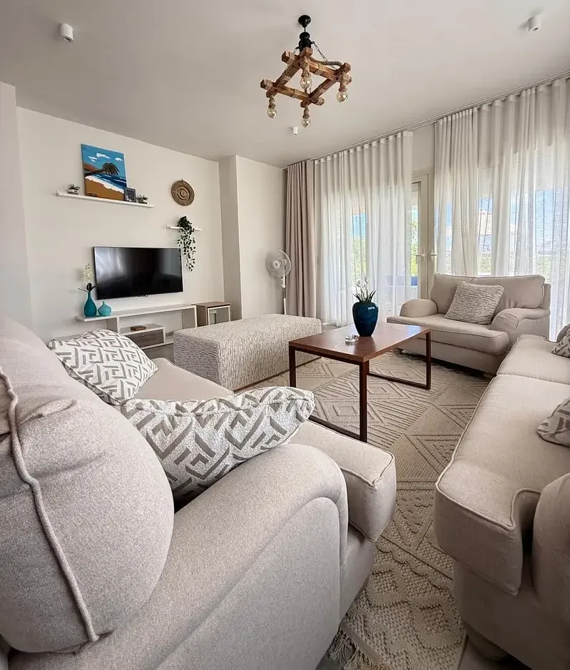 Luxurious chalet for rent in Hacienda Bay with garden and private pool
