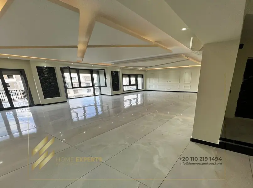 Luxurious duplex with kitchen and air conditioners in Eastown