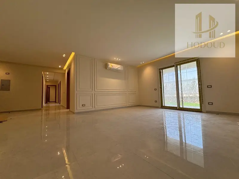 Luxurious apartment with a garden for rent in Mountain View Hyde Park