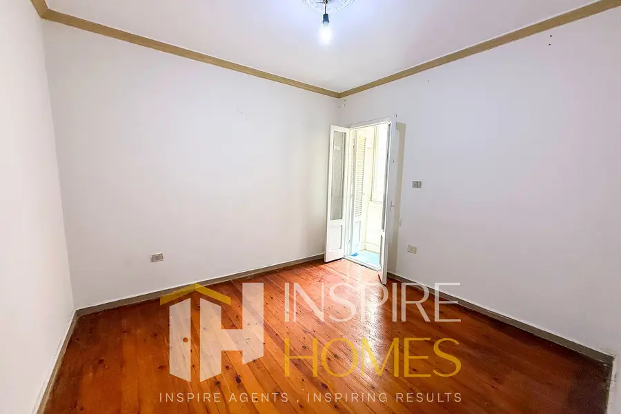 125sqm apartment for rent in Gianaclis directly on the tram