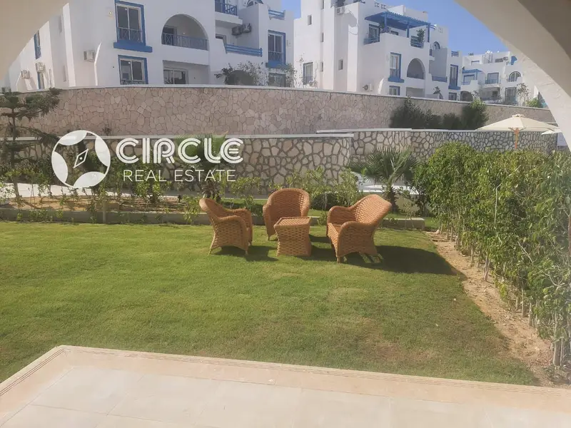 Ground floor chalet, 3 rooms, for rent in Mountain View Ras El Hekma