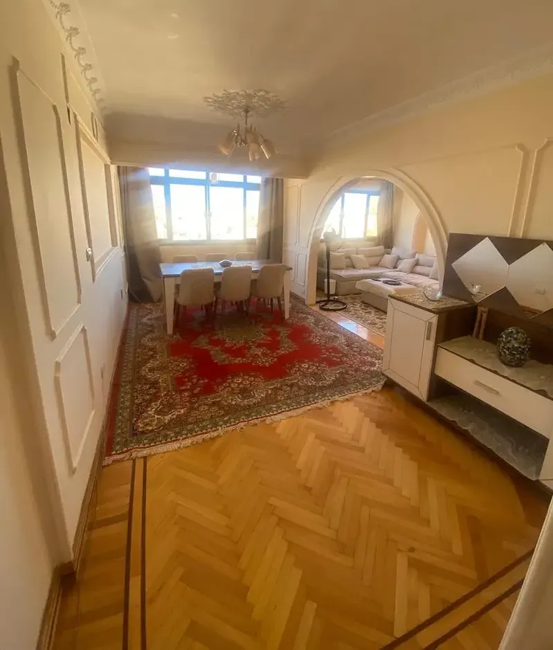 شقة مفروشة للإيجار السنوي في رشدي، الإسكندرية