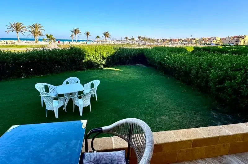 شاليه أرضي بحديقة أول نمرة مكيف