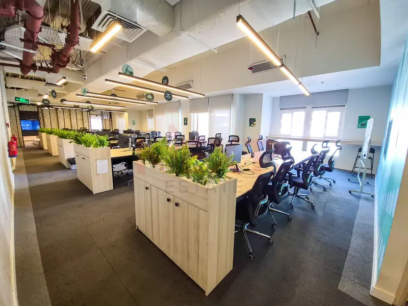 Furnished administrative headquarters for rent 450sqm in San Stefano - Four Seasons