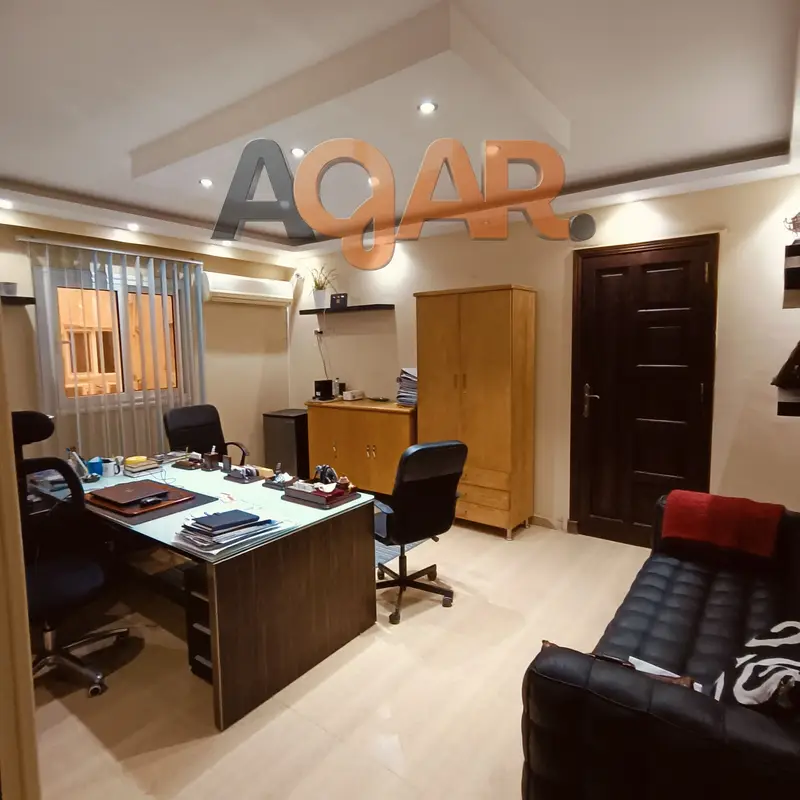 250 sqm administrative office for rent in Makram Ebeid