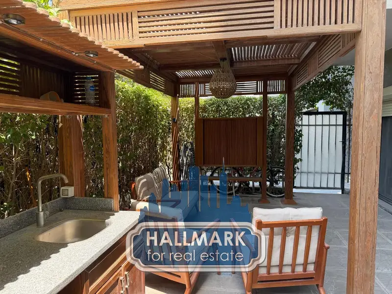 Fully furnished apartment with garden for rent in Eastown Parks