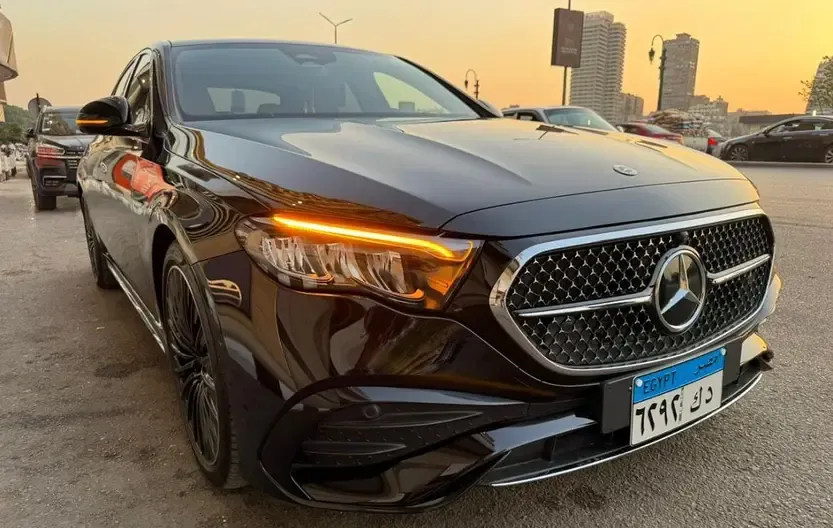 ايجار مرسيدس E200 موديل 2025 مع سائق