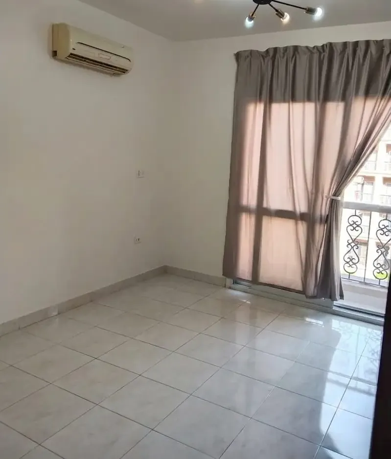 شقة للإيجار في الرحاب بموقع مميز
