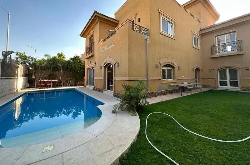 Furnished villa for rent in October Hills next to Mall of Arabia