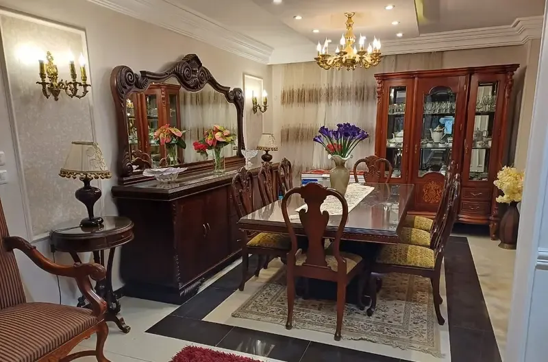 Ground floor apartment with private entrance in West Somid