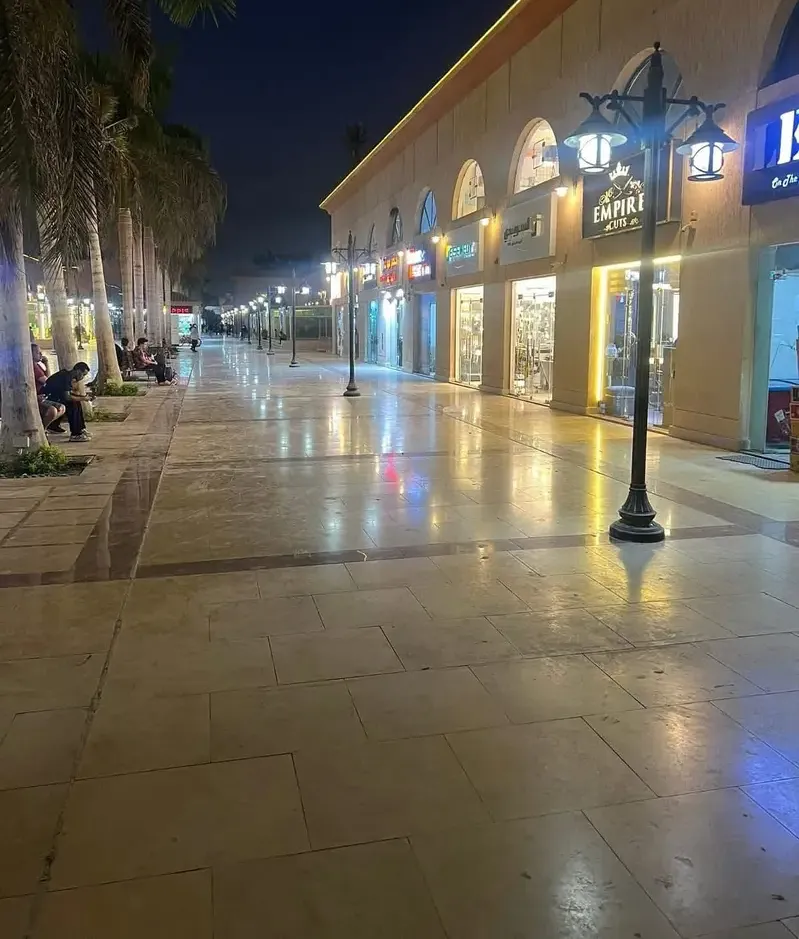 محل للايجار في السوق الشرقي بمدينة الرحاب
