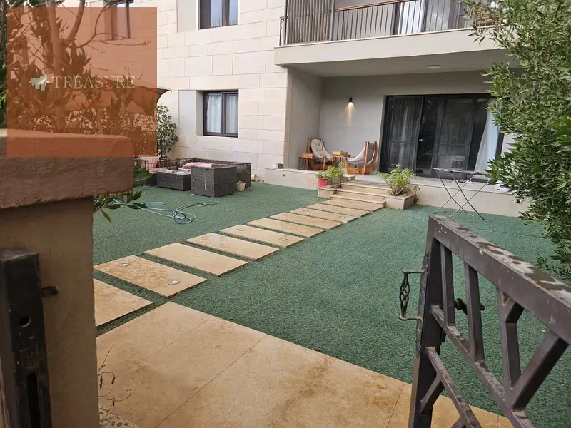 Apartment with garden for rent in District 5
