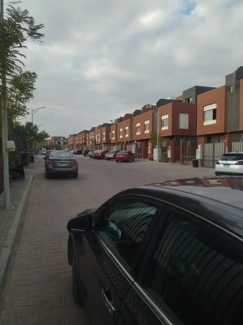 Townhouse for rent in Continental Residence Compound, Sheikh Zayed