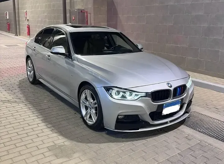 سيارة BMW 320 موديل 2018 للإيجار