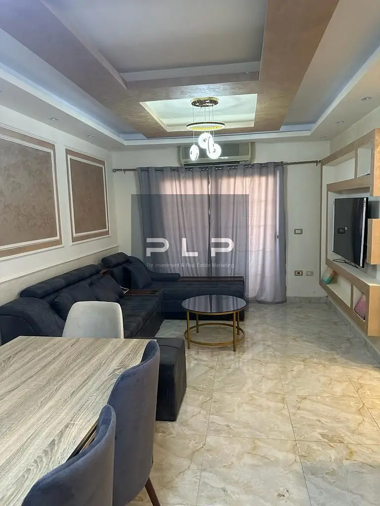 شقة للايجار في مدينتي تشطيب الترا سوبر لوكس