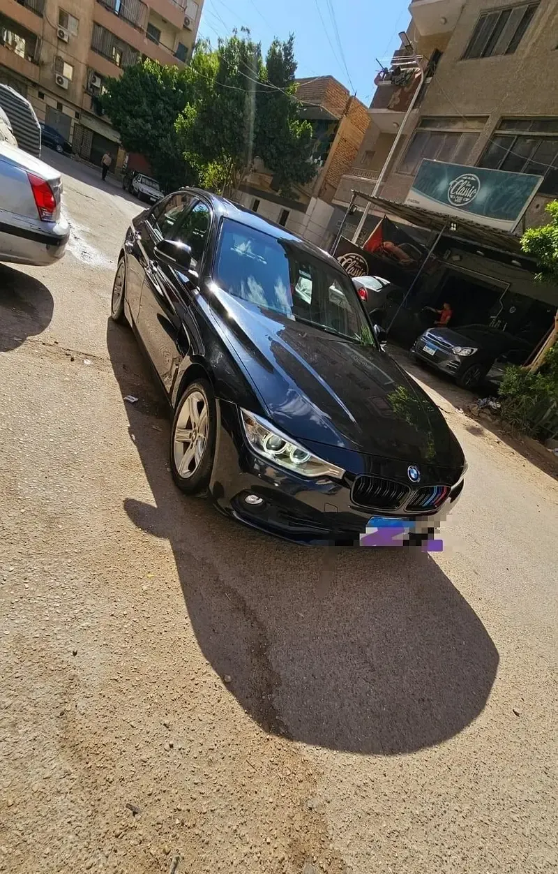 BMW 320 للإيجار