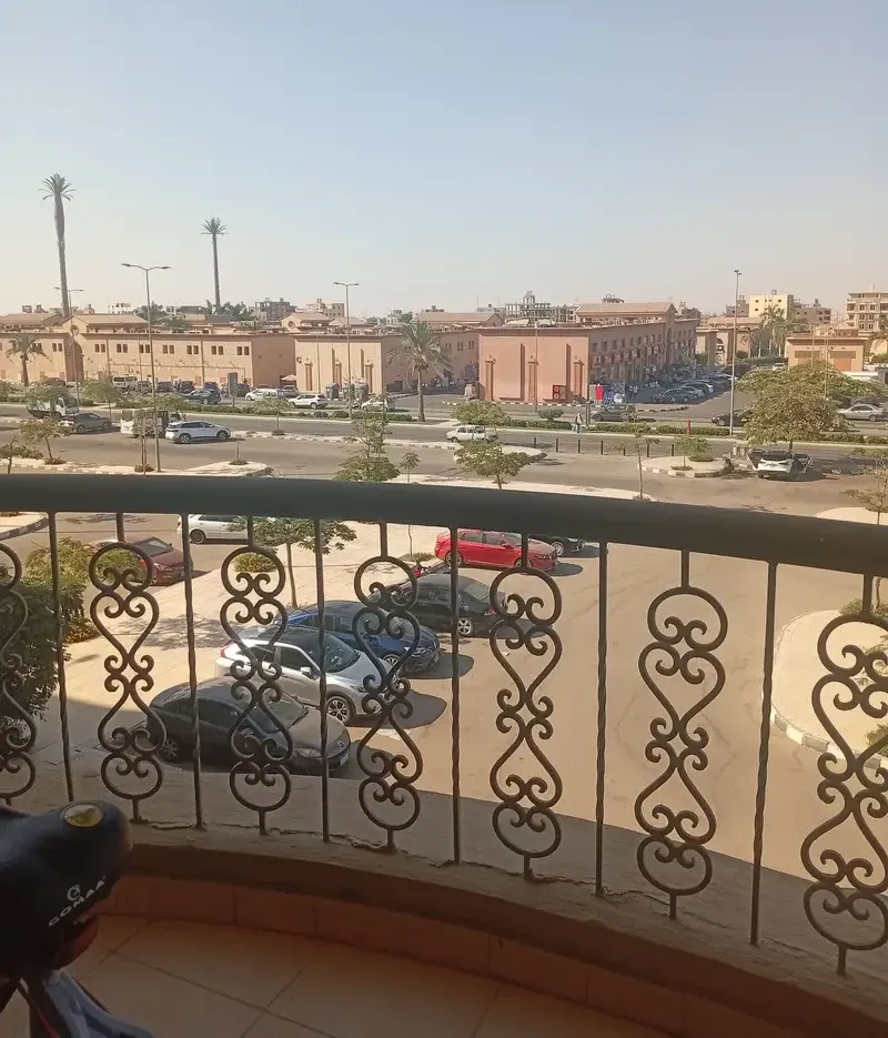 شقة 131م قانون جديد بالرحاب 2 أمام السوق الشرقي