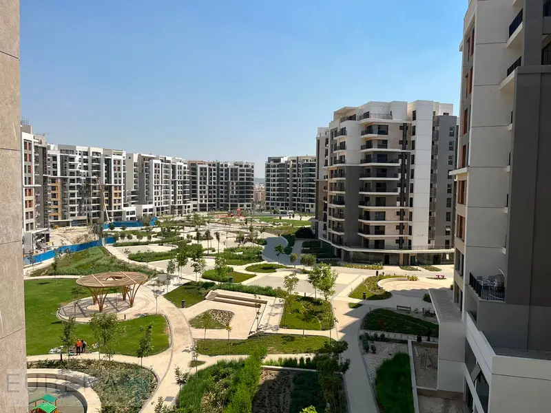 استوديو بتشطيب راقي بالتكيفات في ZED WEST بالشيخ زايد