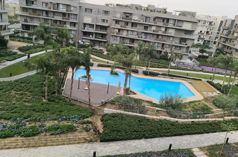 Luxurious Studio with Private Roof for Rent in Villette