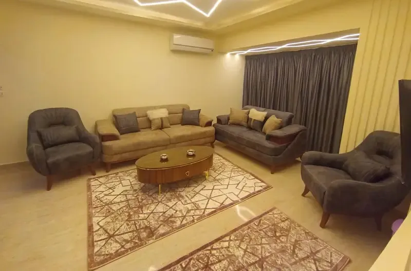 Apartment for daily rent, first floor, fully air-conditioned