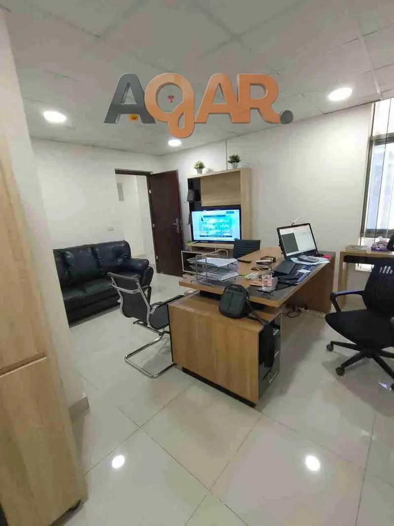 Licensed 270sqm office on a main street with AC
