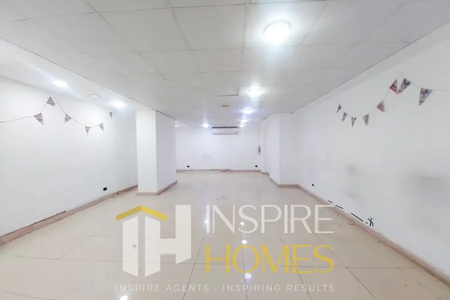 Office for rent 300sqm in Smouha, Fawzy Moaz Street