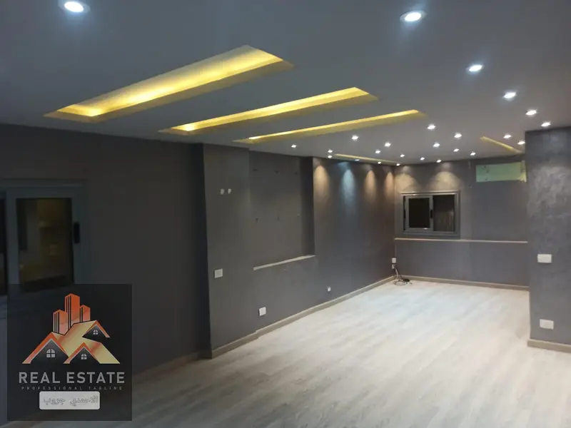 Administrative headquarters for rent in Sheraton, main street