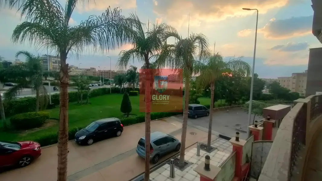 شقة مميزة للإيجار بالتجمع الأول تشطيب فاخر