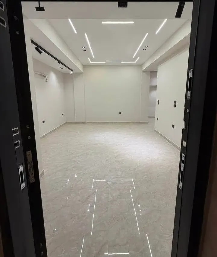 Commercial administrative headquarters 100sqm ground floor with private entrance in Heliopolis