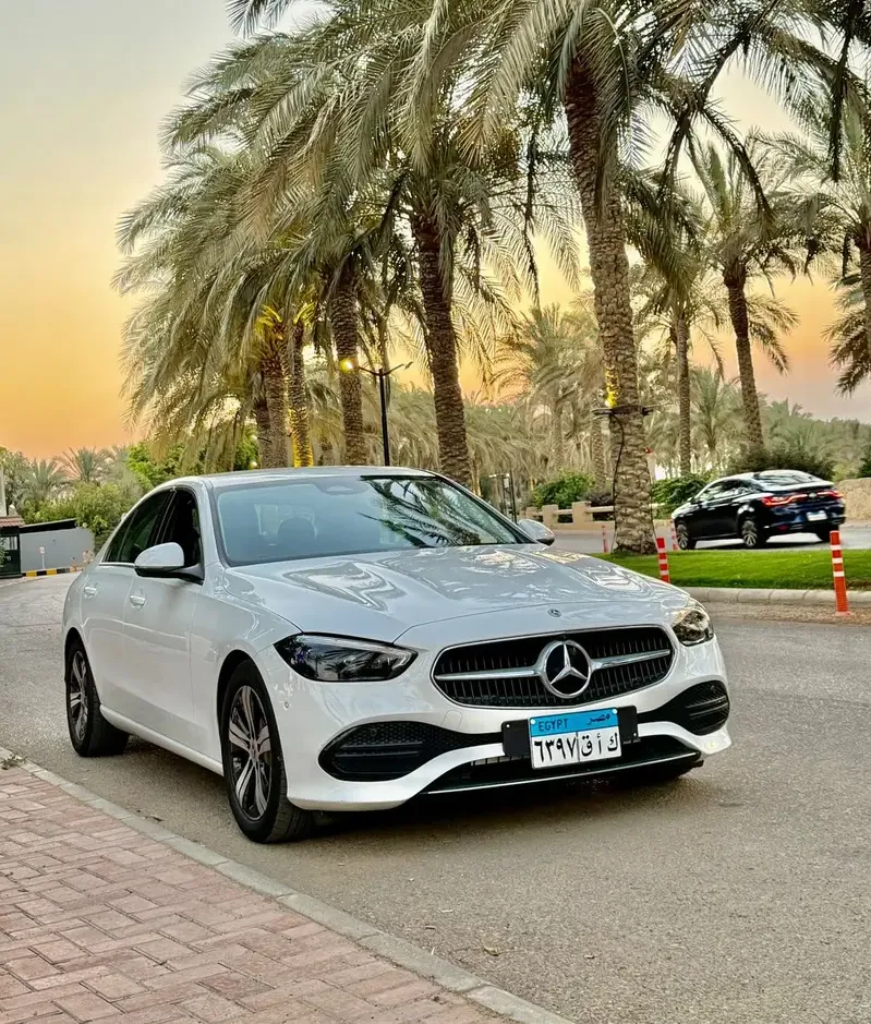 مرسيديس C200 موديل 2025 للإيجار