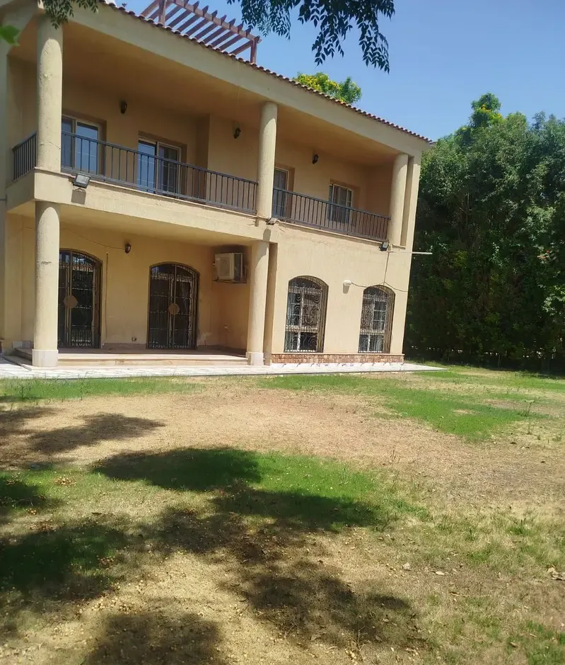 Villa for rent in Madinaty with golf and lakes view