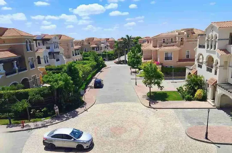 Twin villa for rent in Compound Jawhar, furnished