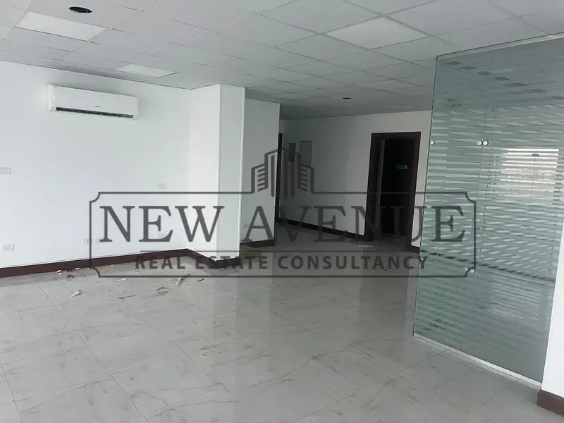 Office for rent in Avenue 22 Sheikh Zayed