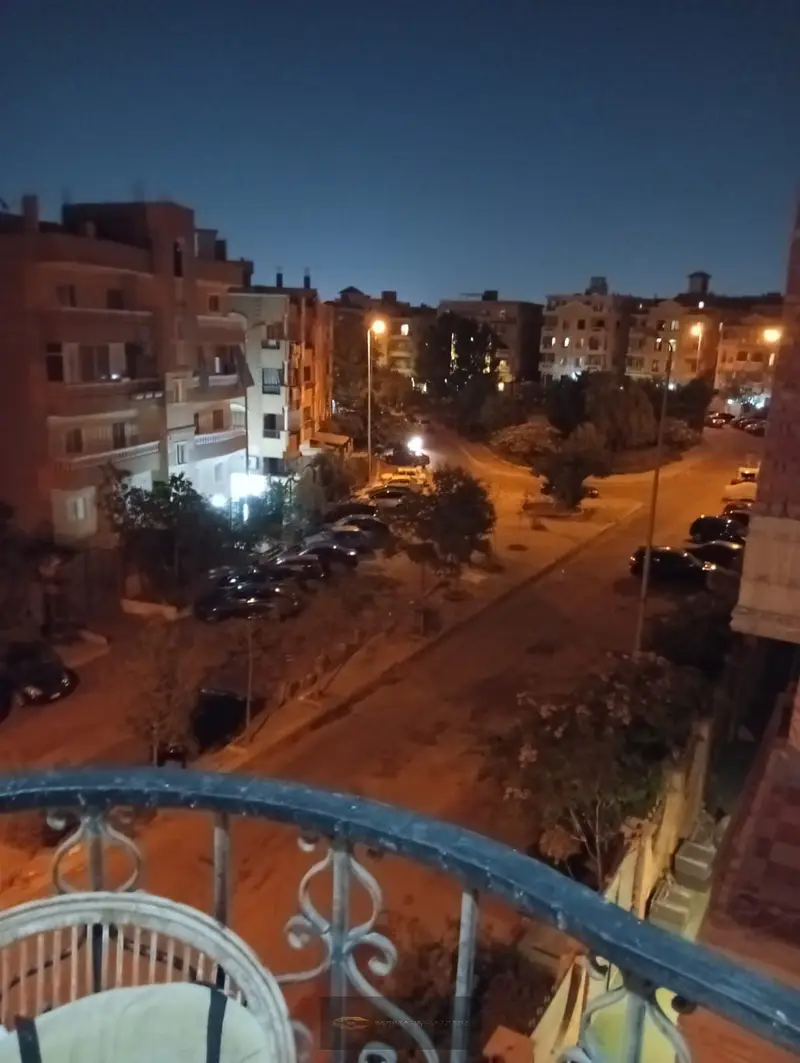 شقة للإيجار في الحي الثامن