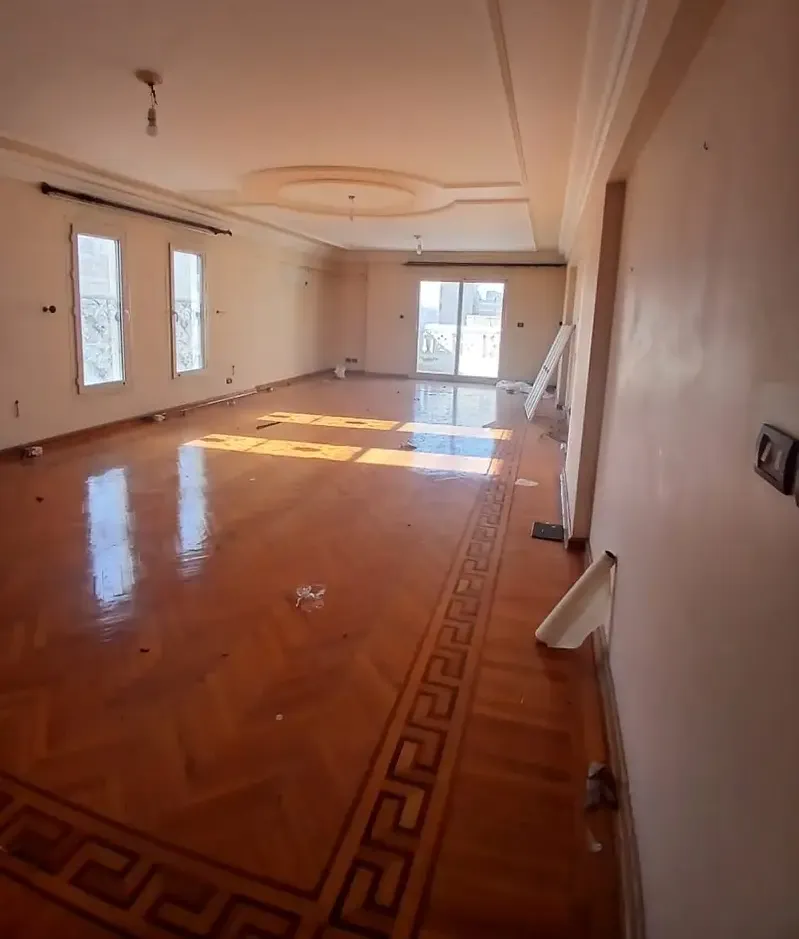 Apartment for rent in Laurent, 250sqm, Abu Qir main street, open view