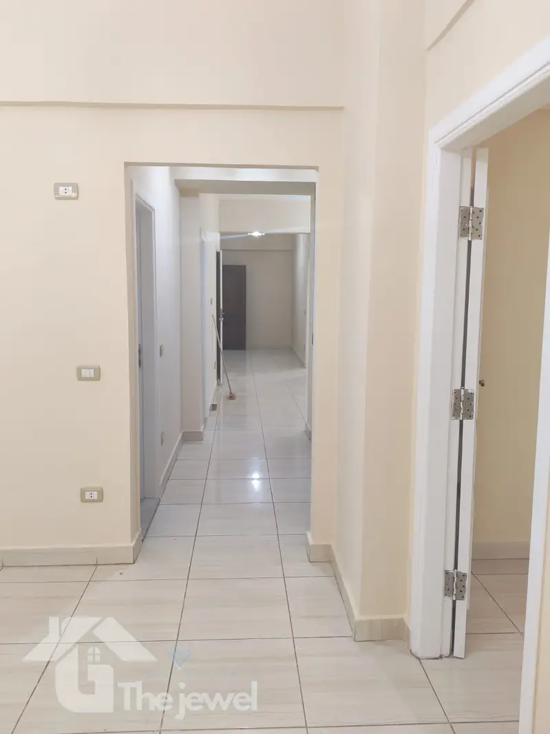Apartment for administrative rent in El Yasmeen Villas - 1st Settlement