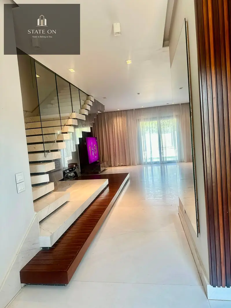 Distinct Townhouse for rent in Hyde Park
