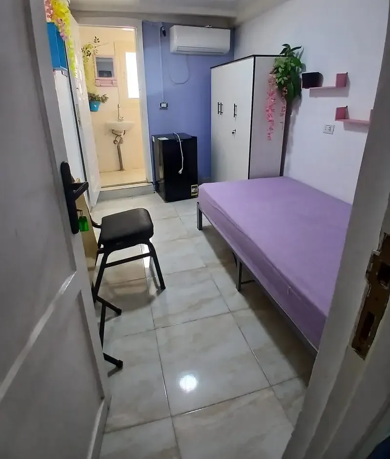 Furnished room for rent directly on Main Teseen Street
