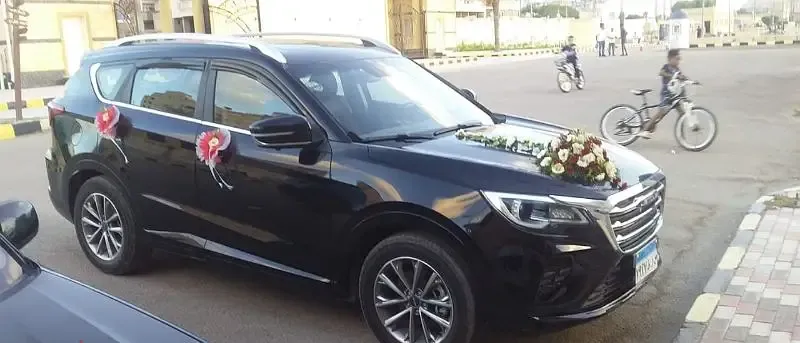 Jetour car for rent with driver, seven passengers