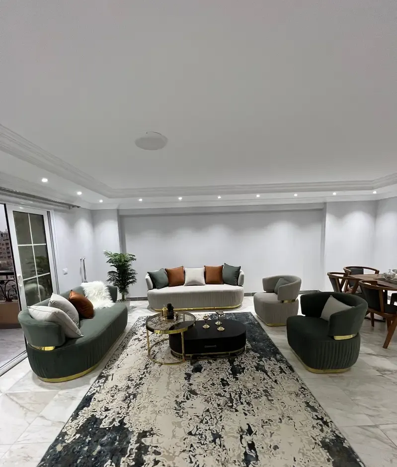 شقة فاخرة للإيجار بميدان لبنان - المهندسين
