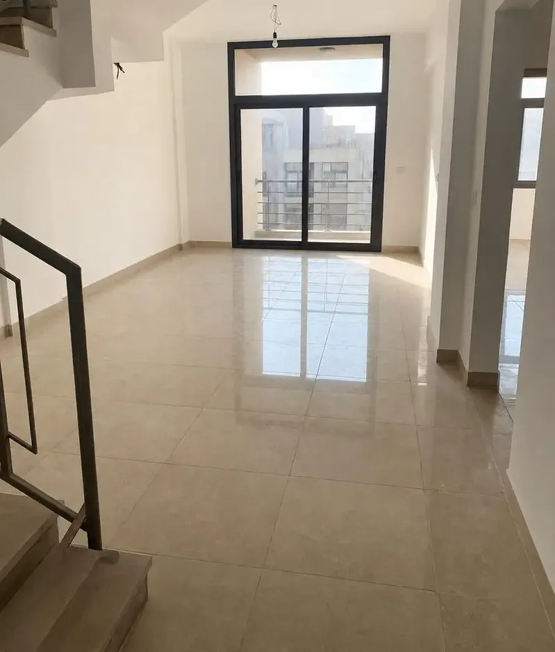 بنتهاوس للإيجار في فيفث سكوير - مراسم