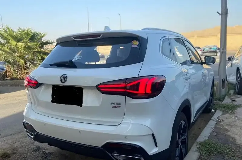 إيجار سيارة ليموزين حديثة VIP بالسائق