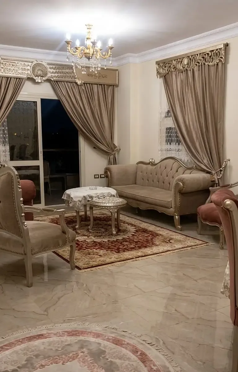 شقة فاخرة مفروشة بالكامل 180م للإيجار باللوتس الجنوبية