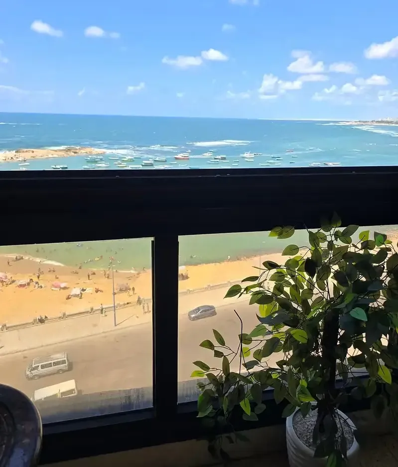 Chalet for daily rent in Sidi Bishr Miami, directly on the sea