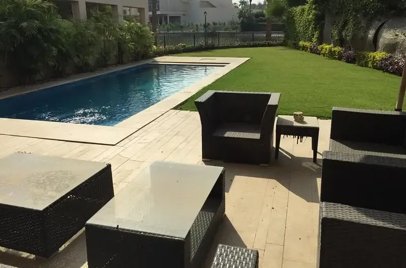 First row villa on the lake for rent in Mirage Compound