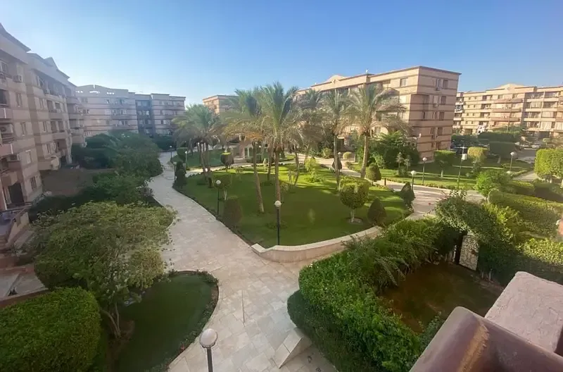 168 sqm apartment for rent in Rehab, special finishing and wide garden view